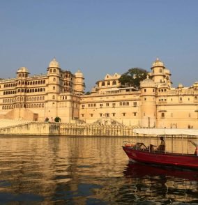 jainam-mehta-AVFjDGbqiqE-unsplash_compressed